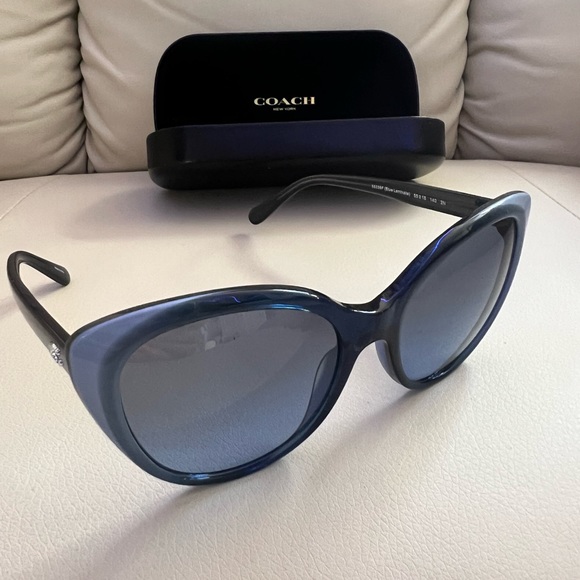 🎁Coach never used brand new with case blue cat eye sun glasses❤️ - Picture 1 of 8